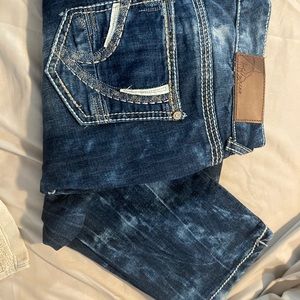 Ariya size 7 skinny jeans in good condition